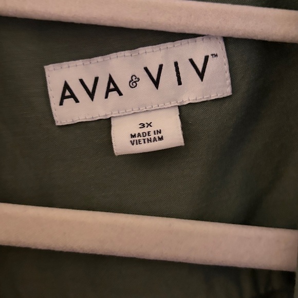 Ava & Viv Army Green Long Sleeve Button Up Shirt - 3X - Picture 2 of 3